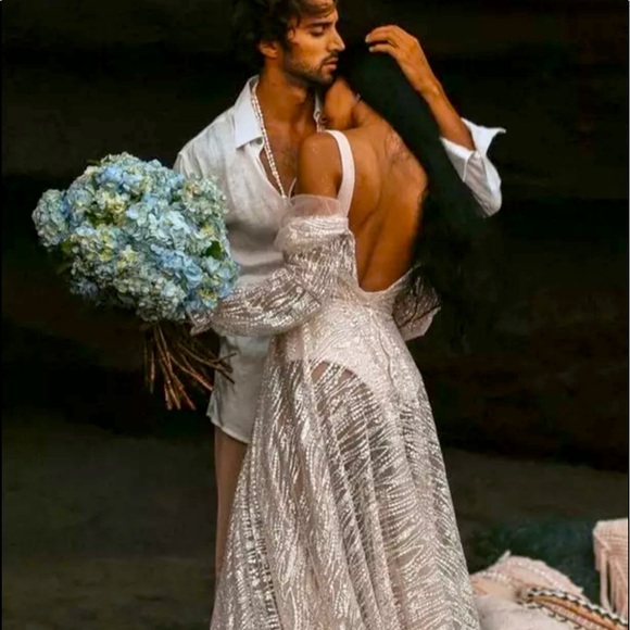 The Galaxy wedding Gown, by Boom Blush. - Picture 2 of 12